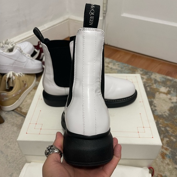 Men’s Size 10.5 (Euro Sz 43.5) Alexander McQueen Platform Leather Chelsea Boots - Picture 14 of 17